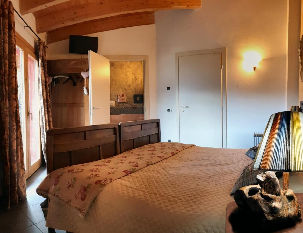Villa Amaranta Room And Breakfast Эдоло Экстерьер фото